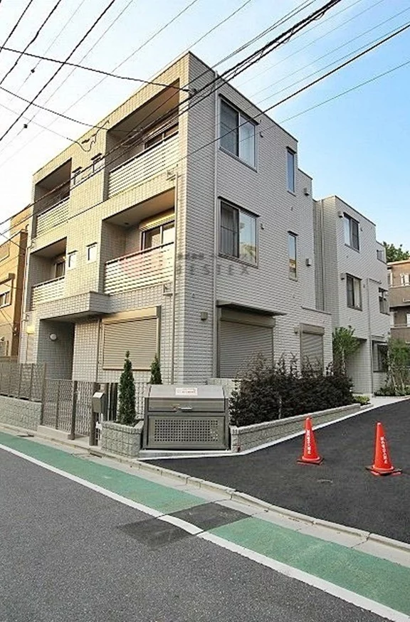 【築浅】メゾン西片伍番館