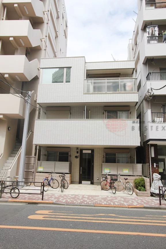 イーストコート