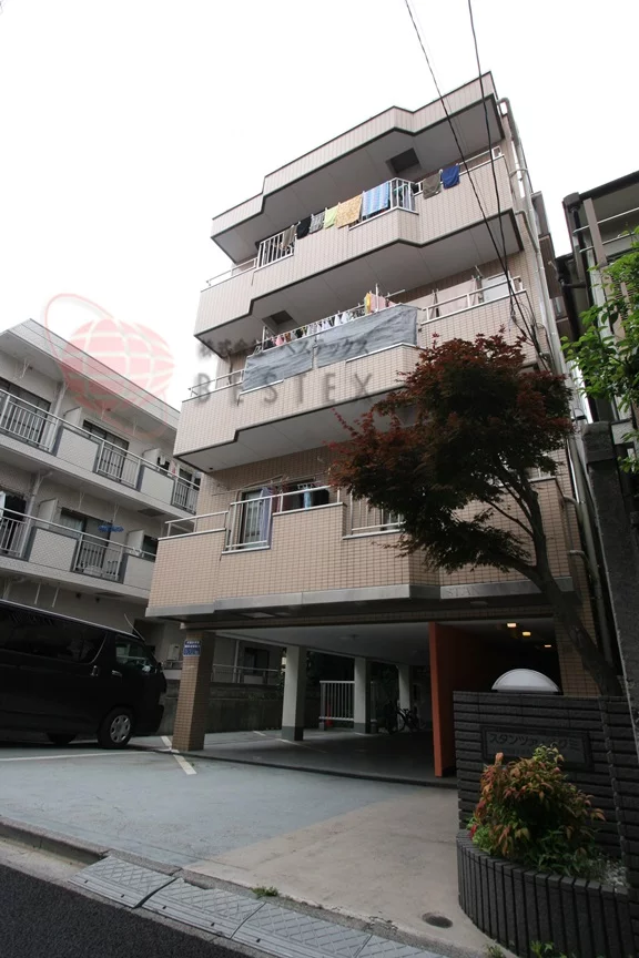 スタンツァ・メグミ