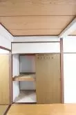 押入