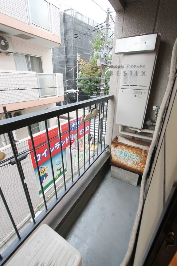 バルコニー・洗濯機置場