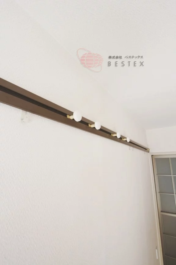 ハンガーレール