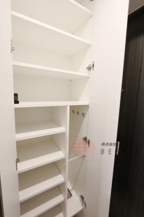 シューズボックス