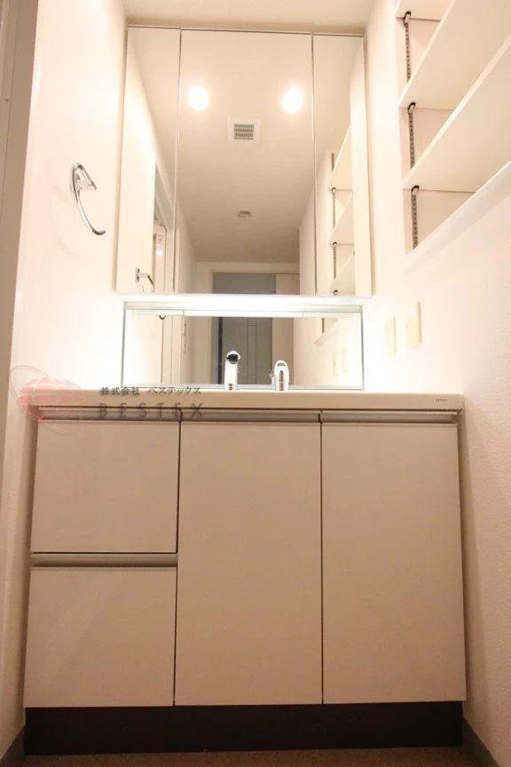 独立洗面台