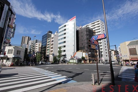 本郷三丁目の街並み(本郷通り周辺)