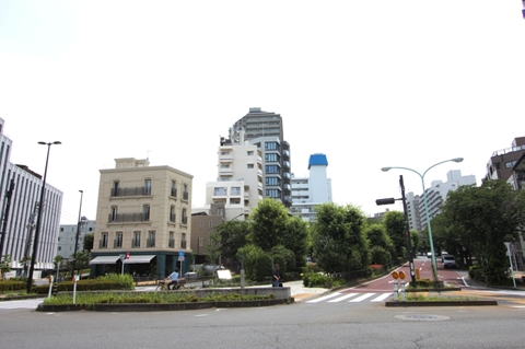 播磨坂下の交差点