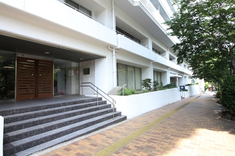 マンションのアプローチ