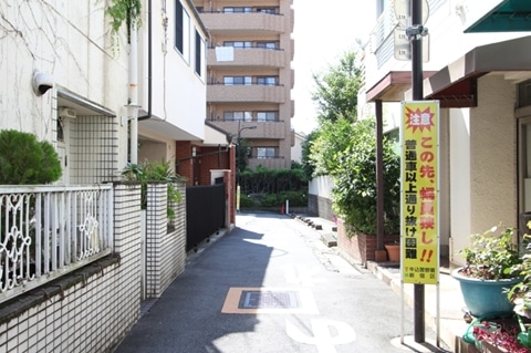 東五軒町の細街路